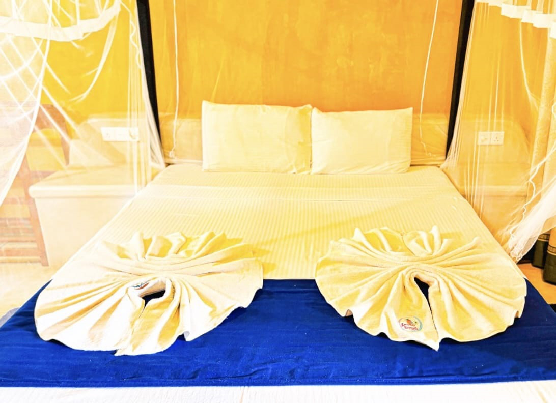 Bed Swan Towel Art